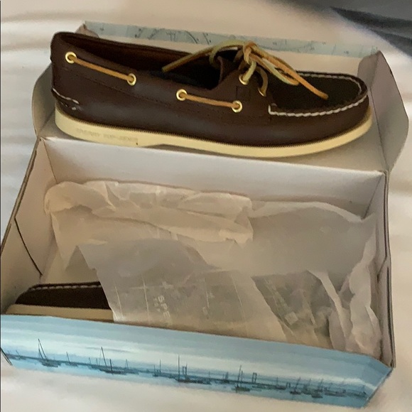 NWT Sperry boat shoes
